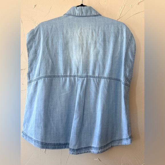 Easel LA Light Wash Denim Button-Up oversized - size S - Picture 2 of 4